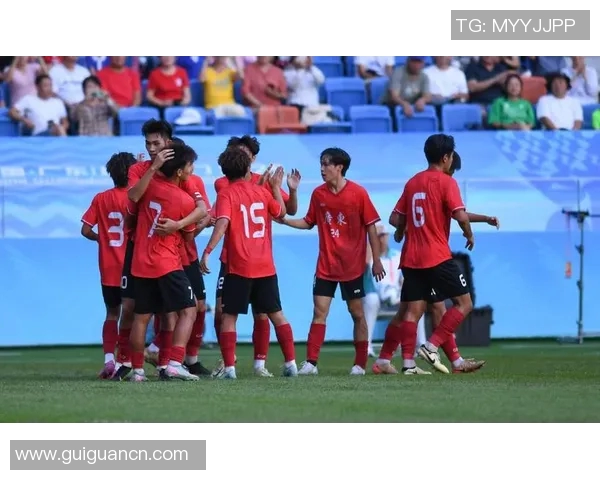 全运会精彩回顾:广州足球队展现卓越团队协作精神与默契配合 全运会精彩回顾:广州足球队展现卓越团队协作精神与默契配合