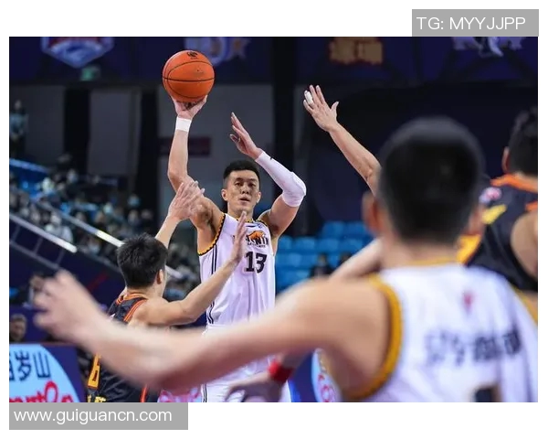 深圳篮球队比赛经验分析与提升策略探讨 深圳篮球队比赛经验分析与提升策略探讨